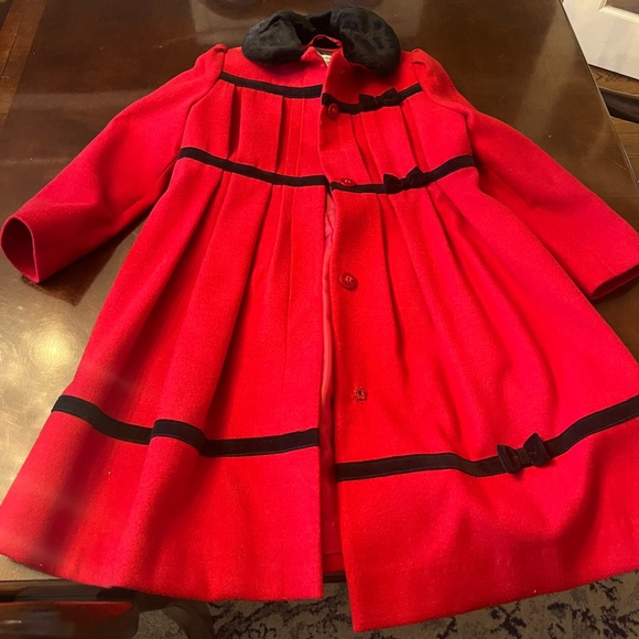 Girls holiday coat. In great condition. - Picture 1 of 3